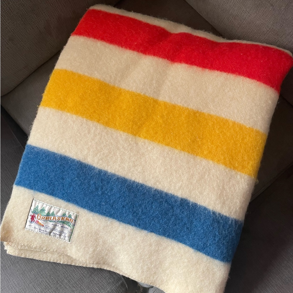 VINTAGE ORRLASKAN 100% WOOL BLANKET
